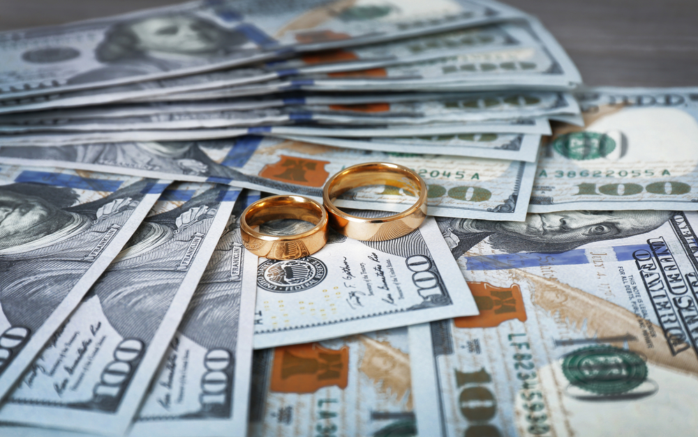 Advice From A High Asset Divorce Attorney: Base Salary, Bonuses, and Child Support